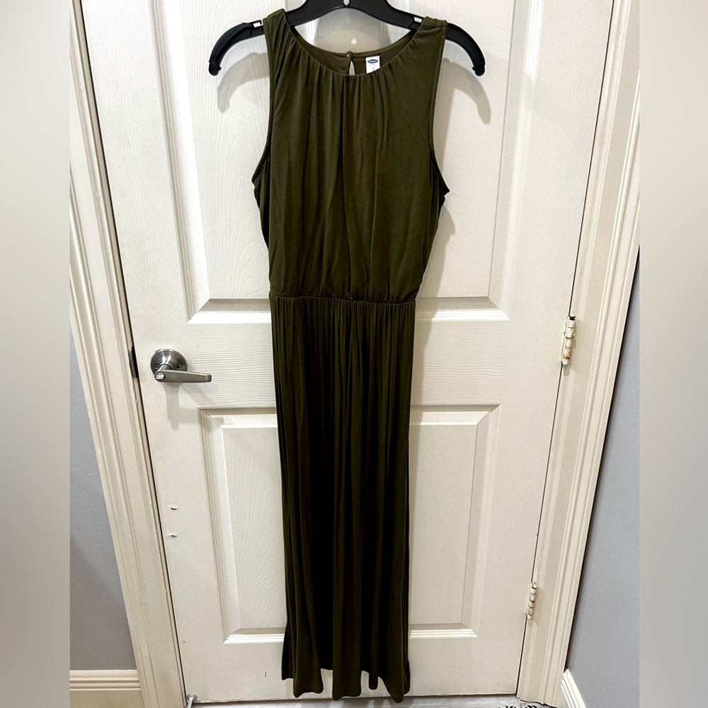 Old Navy olive green maxi dress